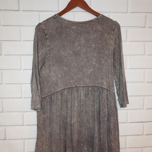 Orange Creek Peplum 3/4 sleeve top in‎ Gray Size Small